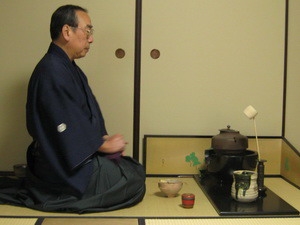 Ông Hashimoto Ryutaro, 64 tuổi, ông chủ đời thứ tư của quán trà Bikoen.